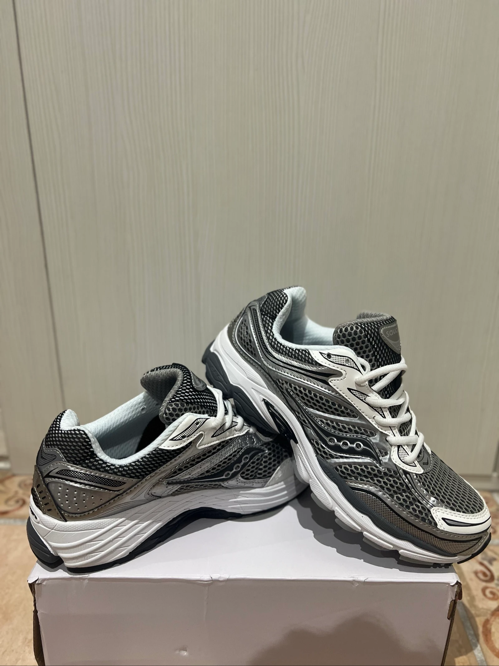 Saucony ProGrid Omni 9 – photo 5